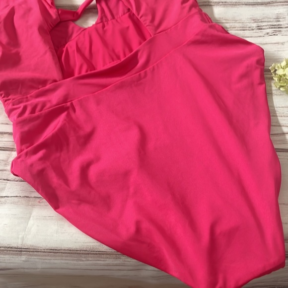 NWT TRINA TURK Monaco Ruffle Over The Shoulder One Piece Swimsuit - Picture 13 of 16